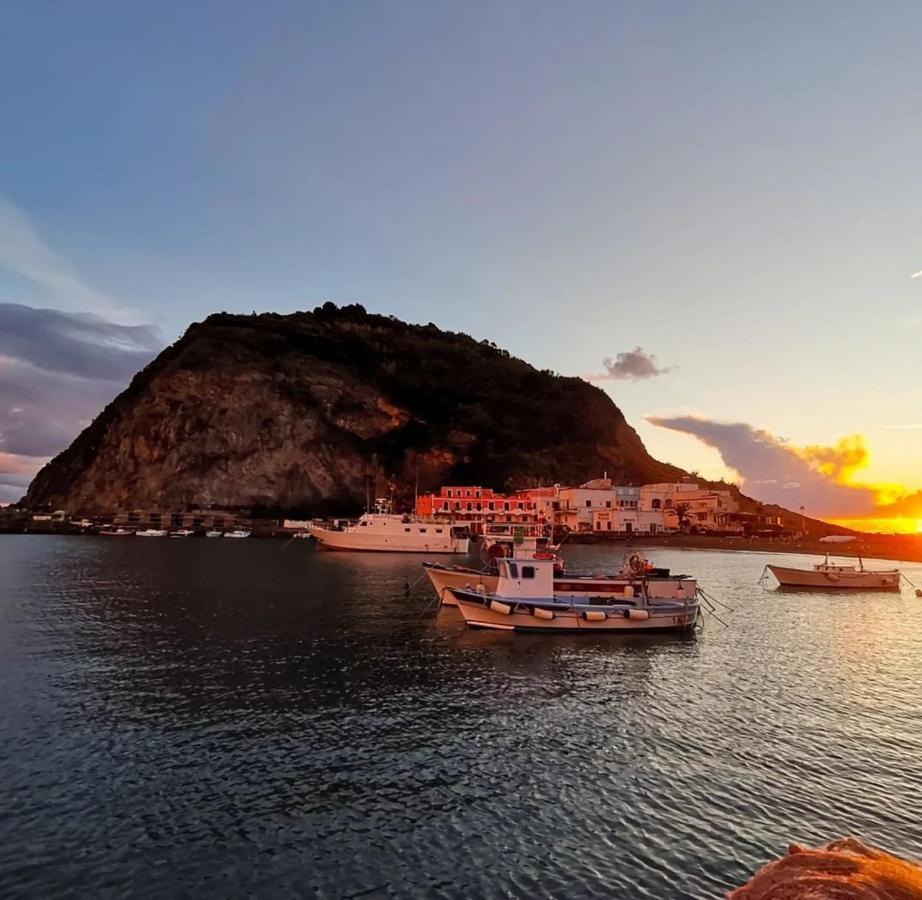 Mare Nostrum - Beachfront House - Sant'Angelo Ischia Buitenkant foto